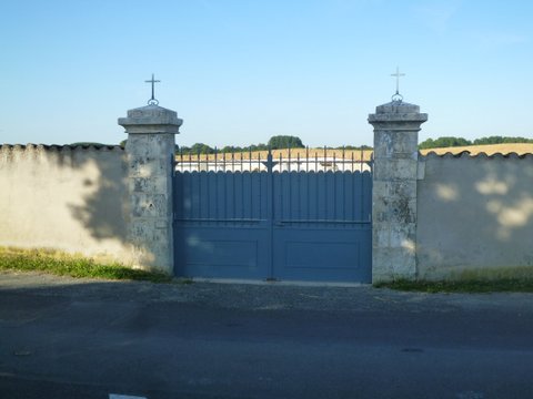 Porte entree cimetiere 2